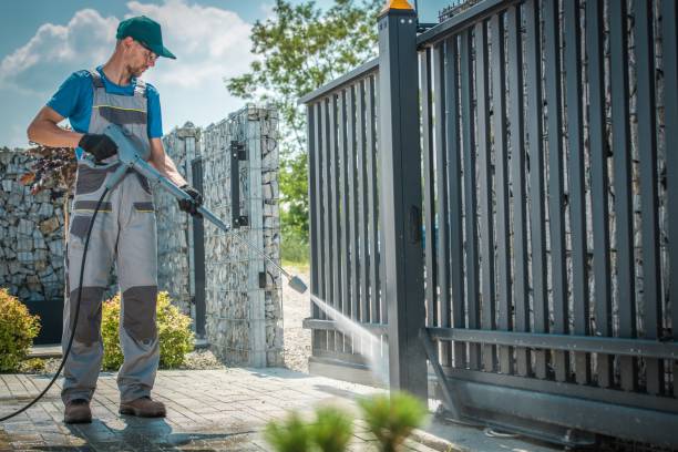 Best Animal Enclosure Cleaning  in Maxwell, CA